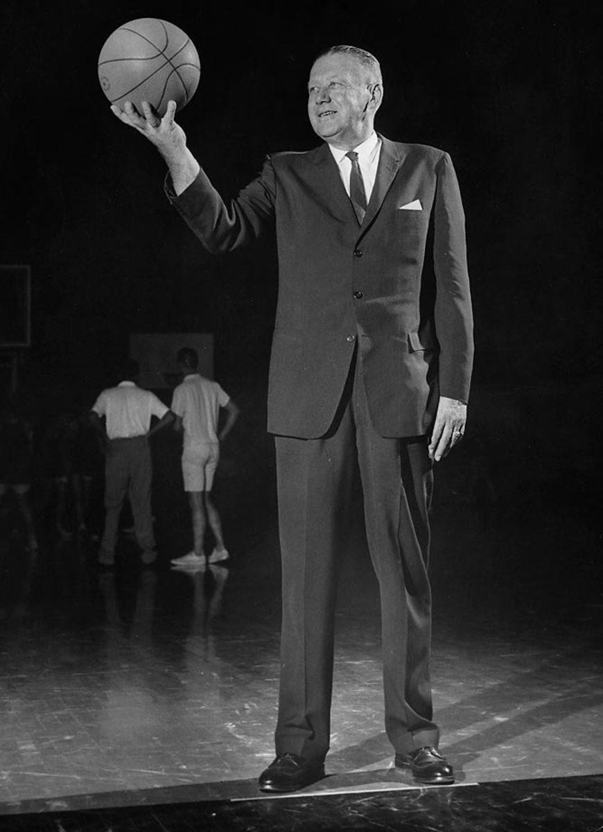 02-hank-iba-2.jpg